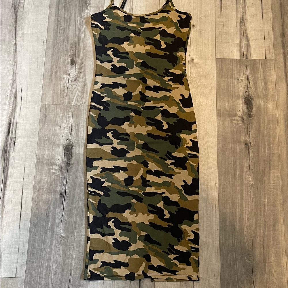 Heart & Hips Midi Dress